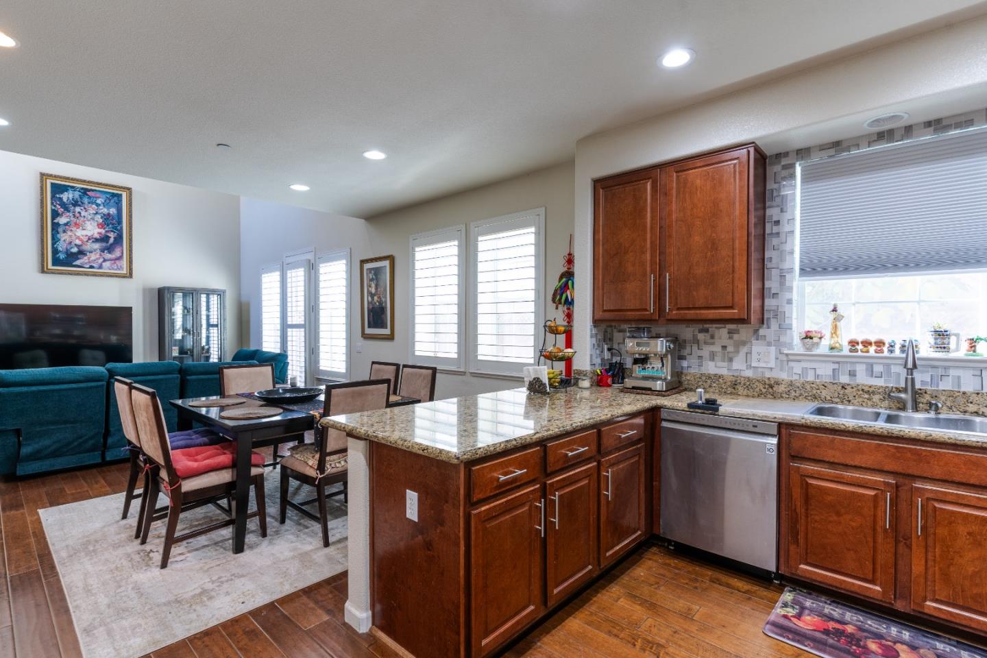 Detail Gallery Image 10 of 35 For 2789 Lavender Ter, San Jose,  CA 95111 - 3 Beds | 2/1 Baths