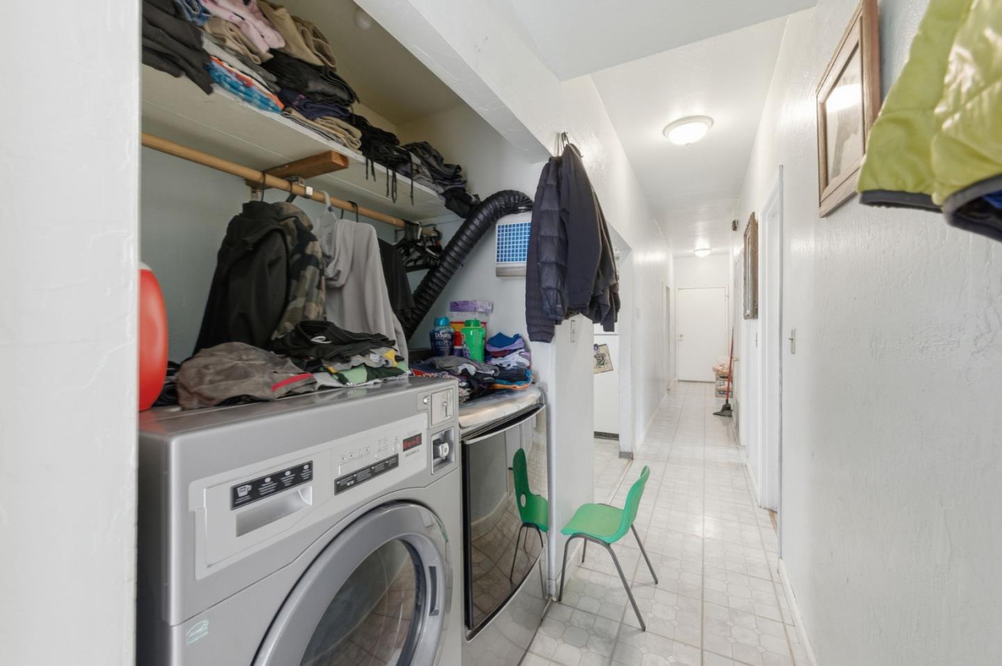 Detail Gallery Image 6 of 14 For 361 N 10th St, San Jose,  CA 95112 - 5 Beds | 3 Baths