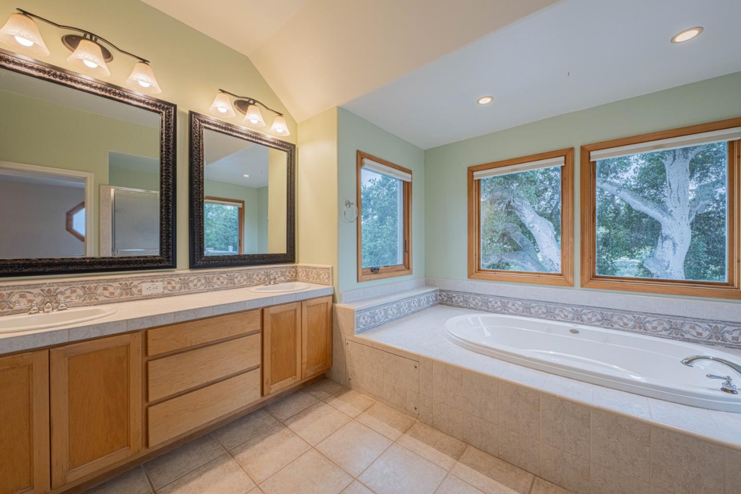 Detail Gallery Image 32 of 55 For 20160 Rock Springs Ln, Aromas,  CA 95004 - 4 Beds | 2/1 Baths