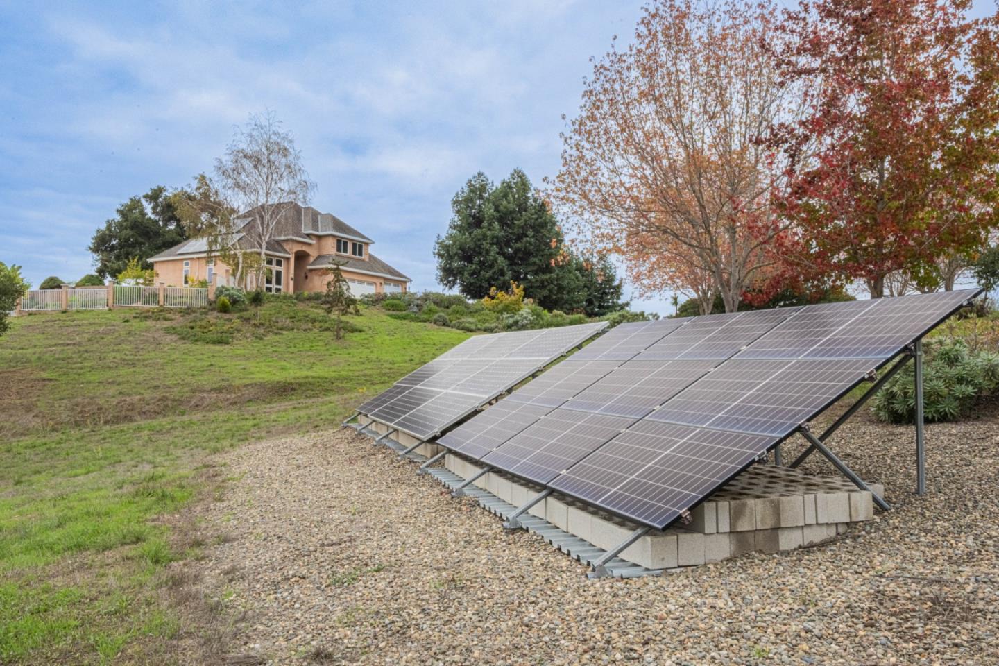 Detail Gallery Image 5 of 55 For 20160 Rock Springs Ln, Aromas,  CA 95004 - 4 Beds | 2/1 Baths