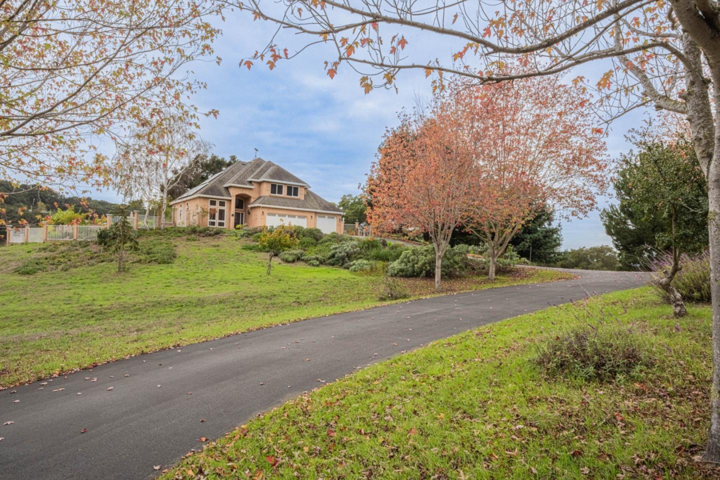 Detail Gallery Image 6 of 55 For 20160 Rock Springs Ln, Aromas,  CA 95004 - 4 Beds | 2/1 Baths