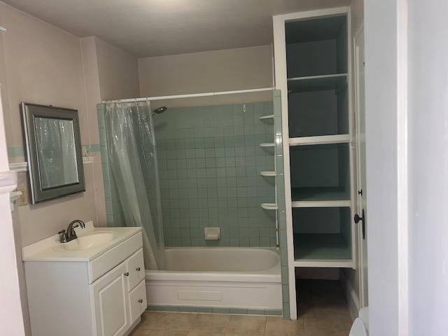 Detail Gallery Image 13 of 16 For 534 4th St, Hollister,  CA 95023 - 4 Beds | 3/1 Baths