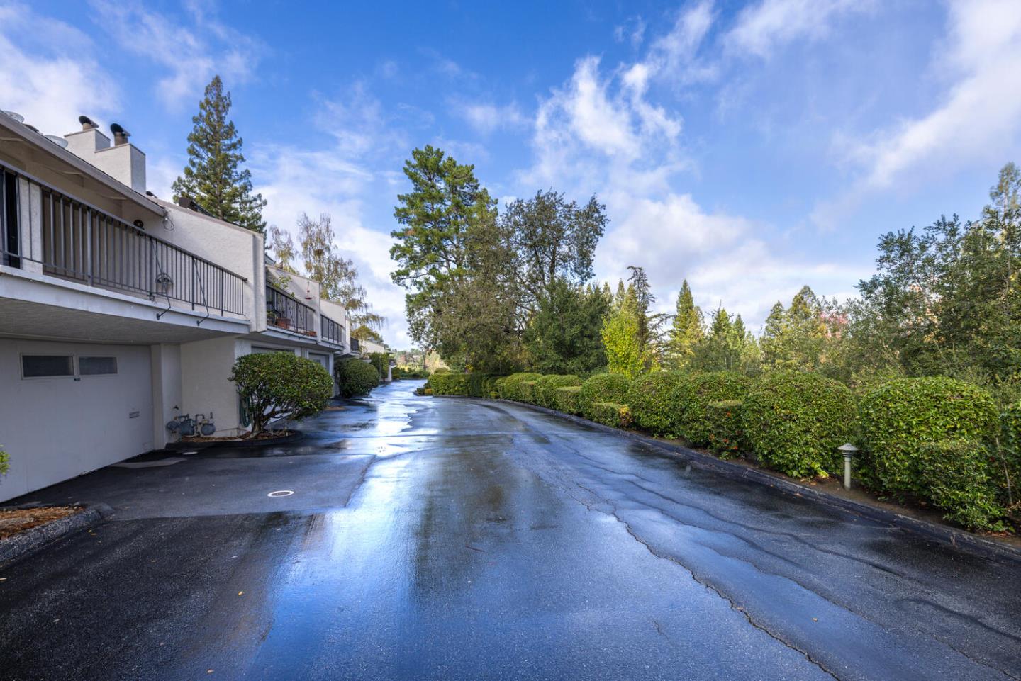 Detail Gallery Image 17 of 19 For 166 Sand Hill Cir, Menlo Park,  CA 94025 - 2 Beds | 2 Baths