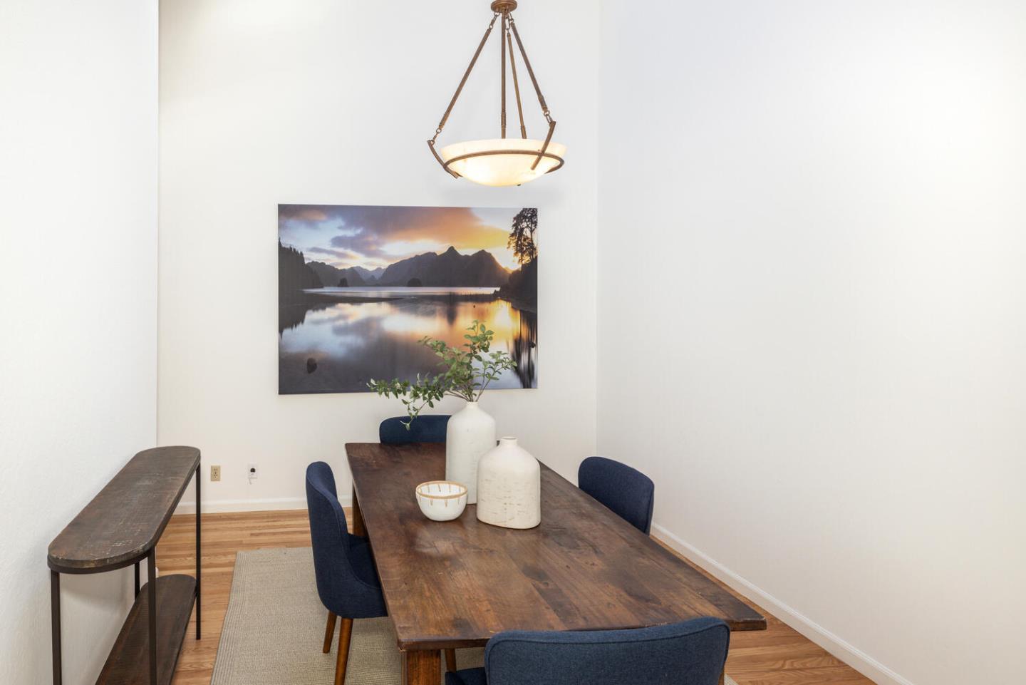 Detail Gallery Image 5 of 19 For 166 Sand Hill Cir, Menlo Park,  CA 94025 - 2 Beds | 2 Baths