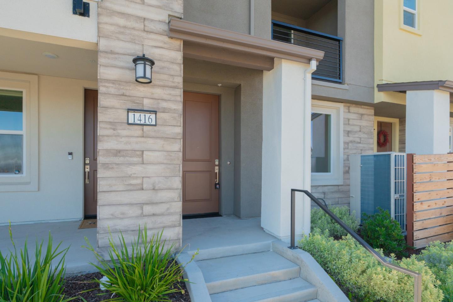 Detail Gallery Image 2 of 39 For 1416 Venice Ter, San Ramon,  CA 94583 - 2 Beds | 2/1 Baths