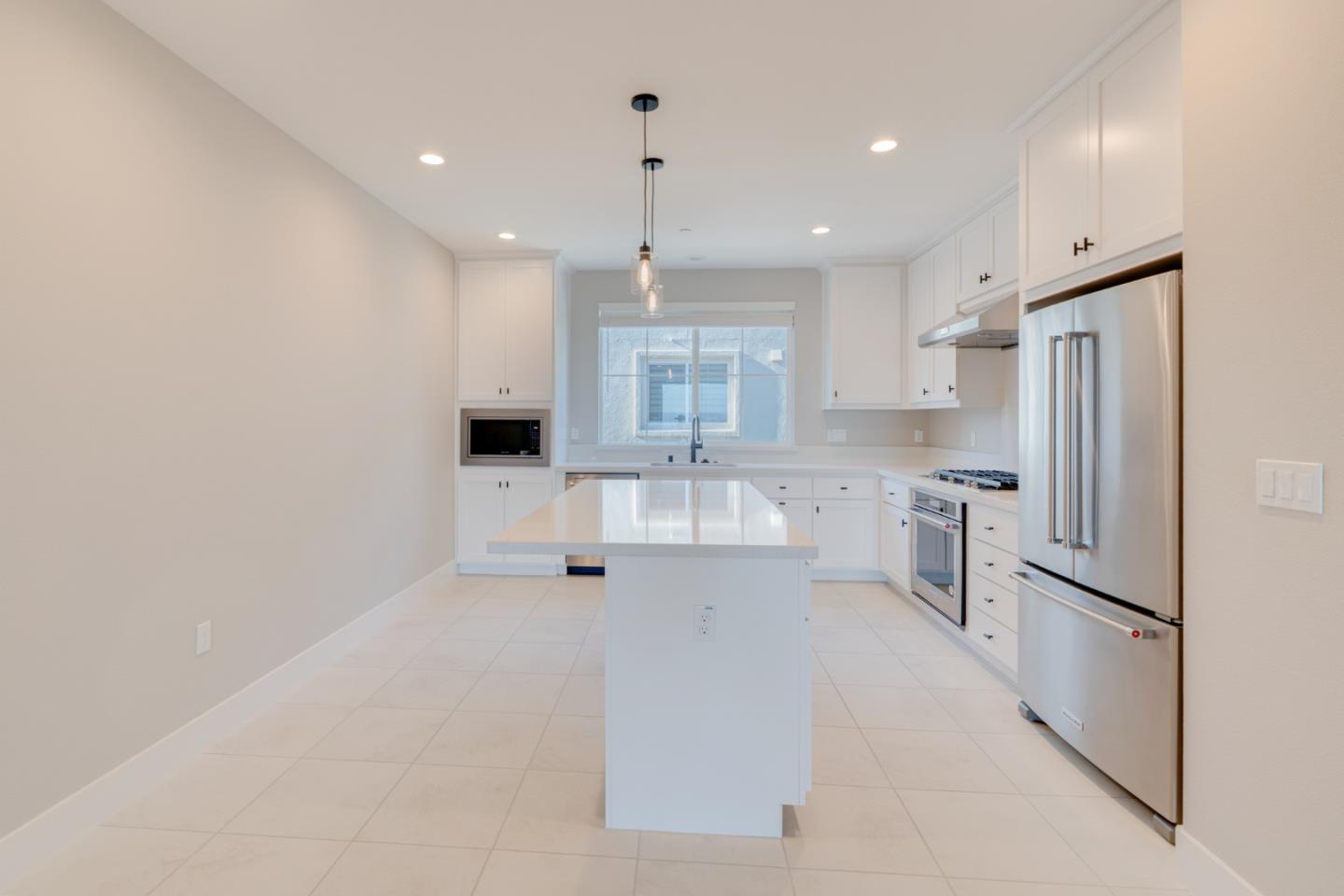 Detail Gallery Image 5 of 39 For 1416 Venice Ter, San Ramon,  CA 94583 - 2 Beds | 2/1 Baths