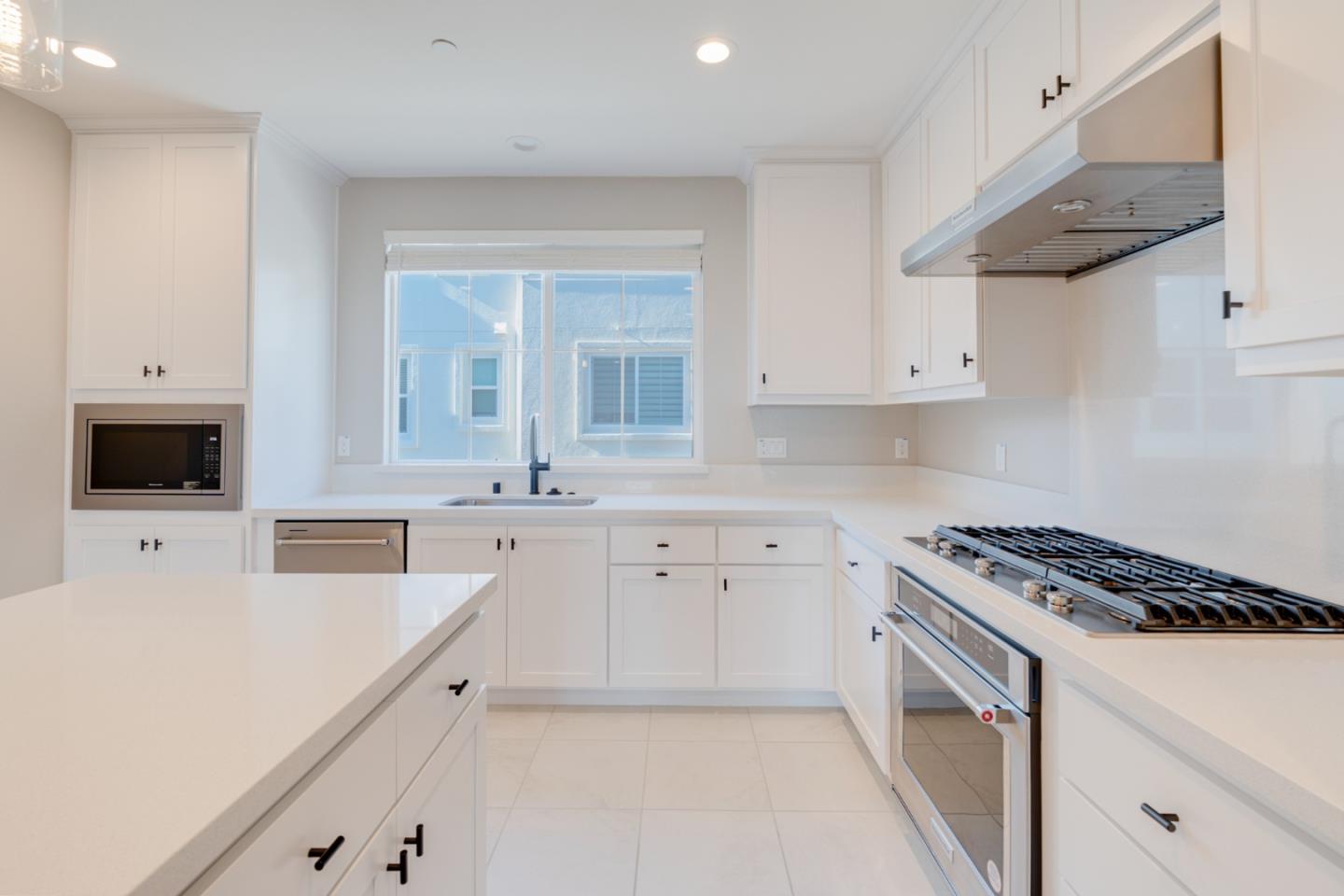 Detail Gallery Image 7 of 39 For 1416 Venice Ter, San Ramon,  CA 94583 - 2 Beds | 2/1 Baths