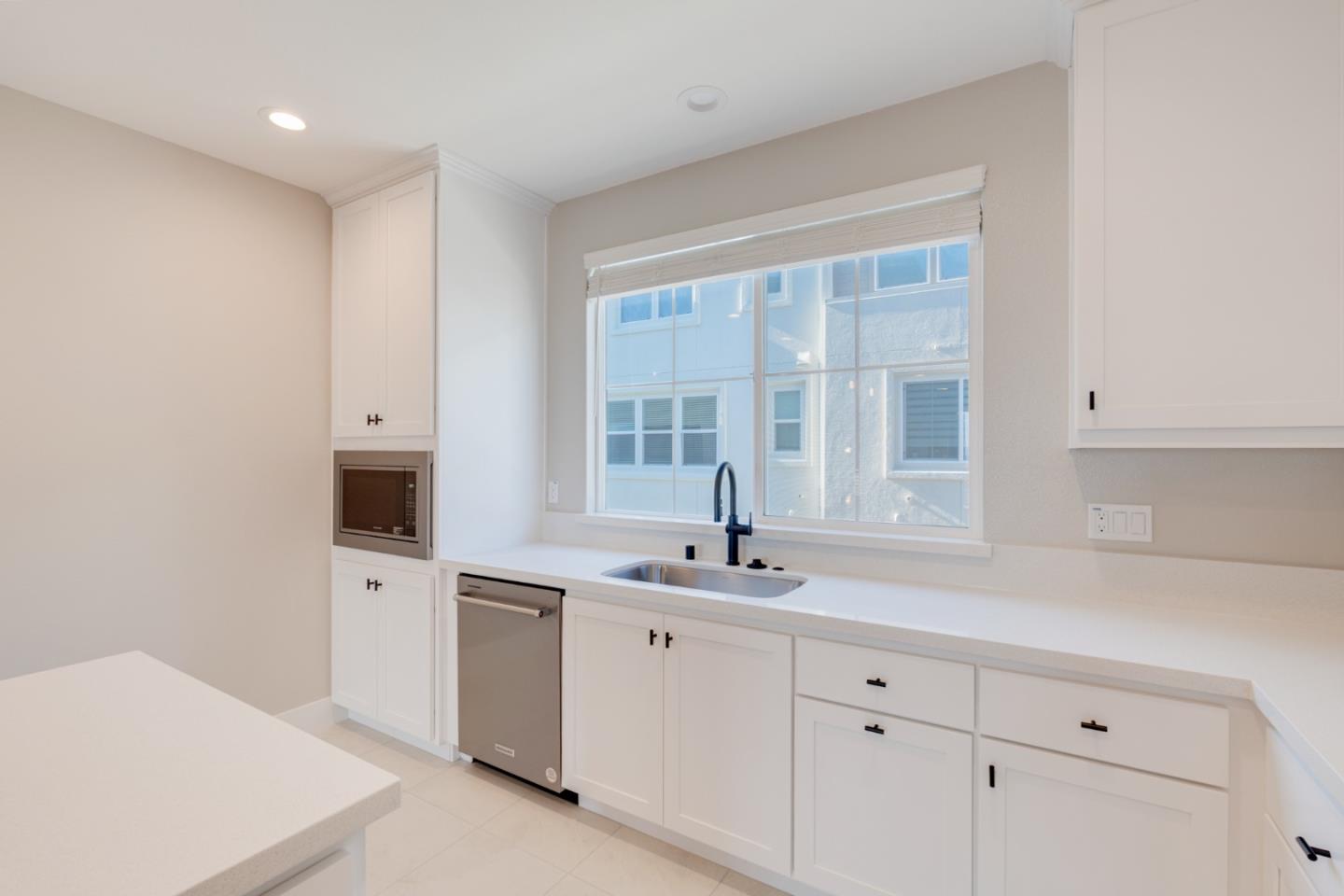 Detail Gallery Image 9 of 39 For 1416 Venice Ter, San Ramon,  CA 94583 - 2 Beds | 2/1 Baths