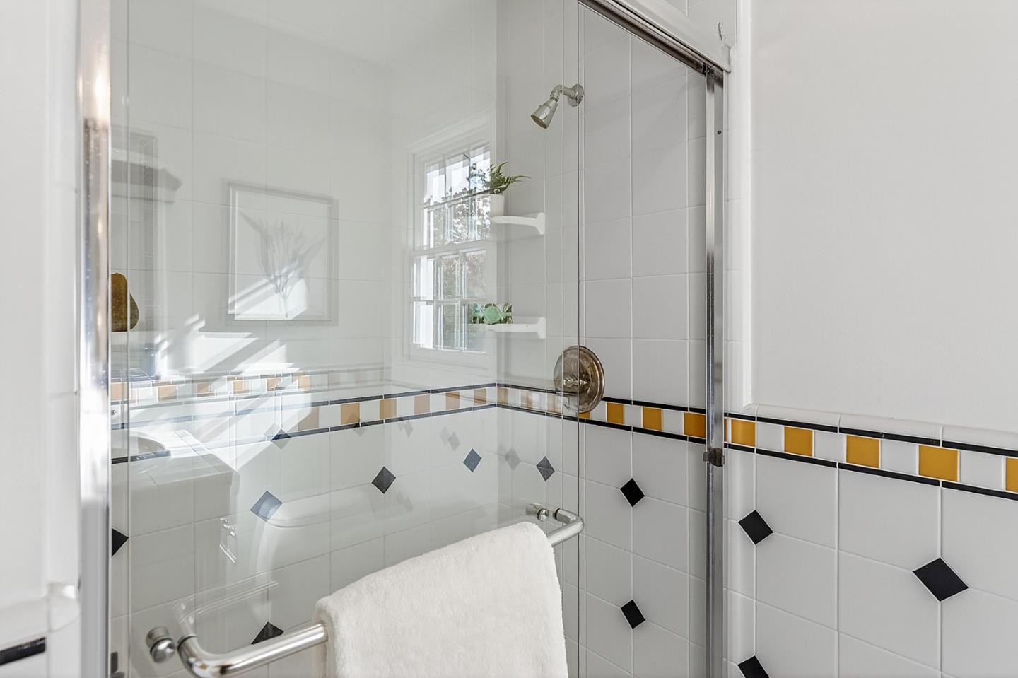 Detail Gallery Image 16 of 27 For 7451 Prospect Rd, Cupertino,  CA 95014 - 5 Beds | 2/1 Baths