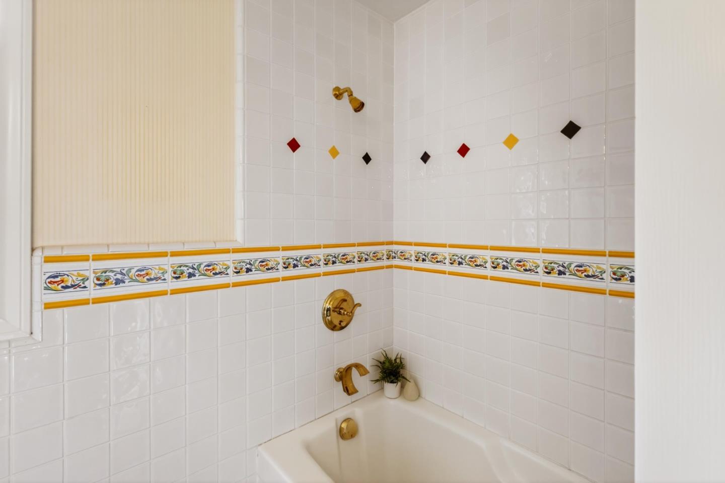 Detail Gallery Image 20 of 27 For 7451 Prospect Rd, Cupertino,  CA 95014 - 5 Beds | 2/1 Baths