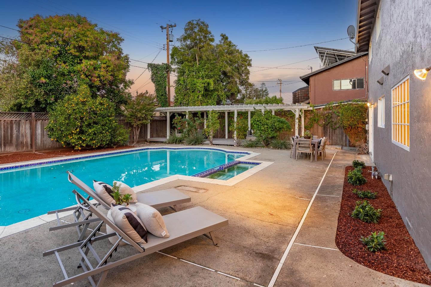 Detail Gallery Image 24 of 27 For 7451 Prospect Rd, Cupertino,  CA 95014 - 5 Beds | 2/1 Baths