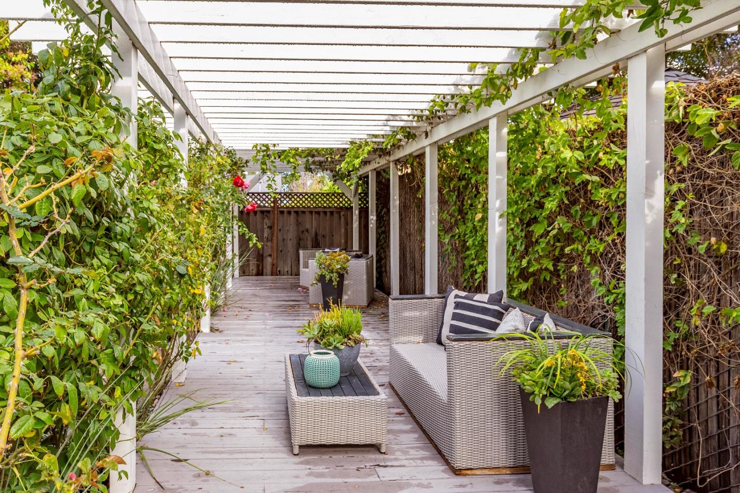 Detail Gallery Image 25 of 27 For 7451 Prospect Rd, Cupertino,  CA 95014 - 5 Beds | 2/1 Baths