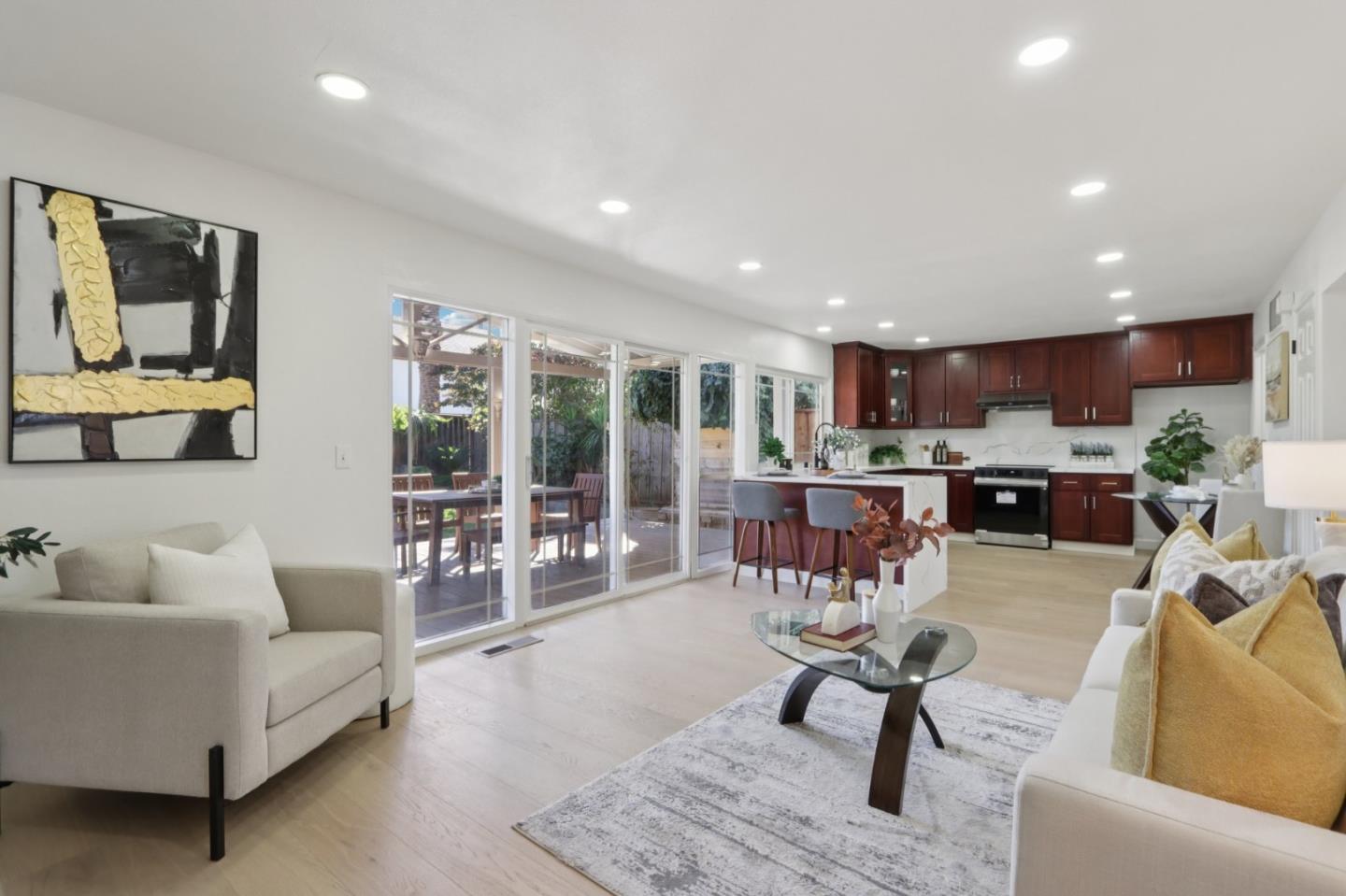 Detail Gallery Image 14 of 54 For 228 Martinvale Ln, San Jose,  CA 95119 - 4 Beds | 2/1 Baths