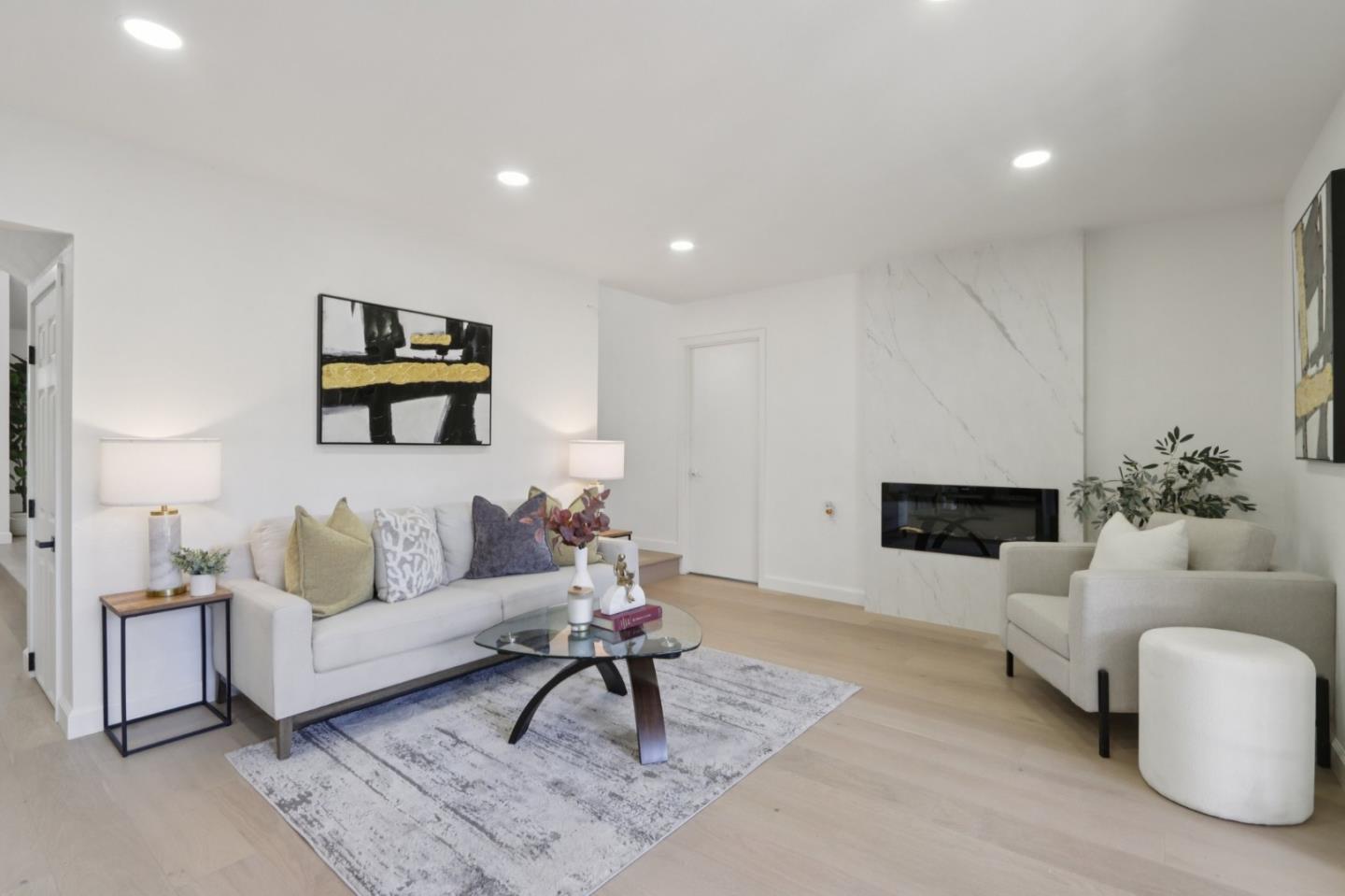 Detail Gallery Image 15 of 54 For 228 Martinvale Ln, San Jose,  CA 95119 - 4 Beds | 2/1 Baths