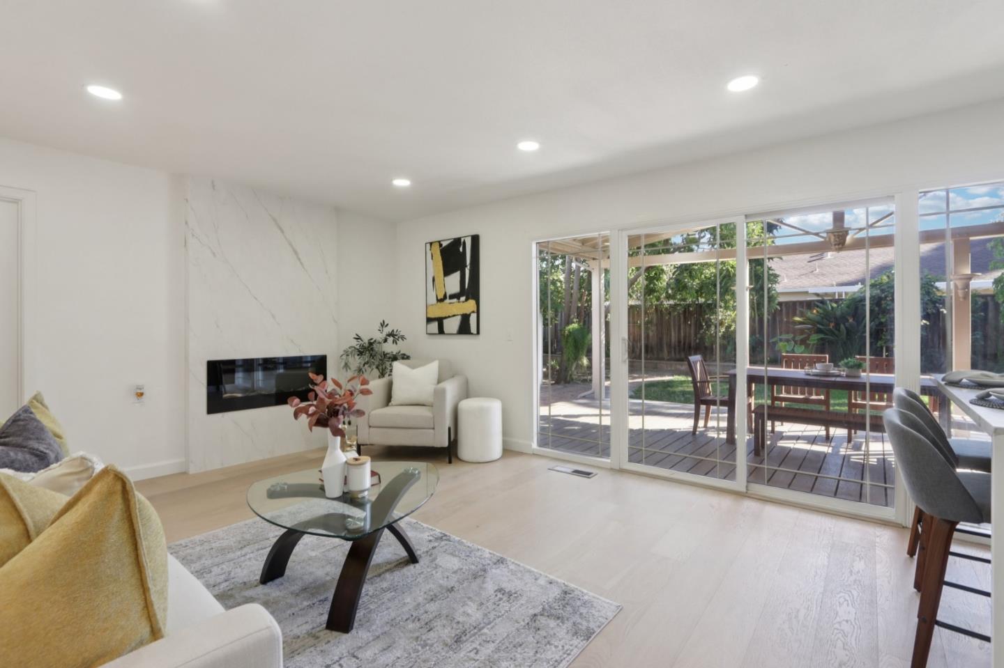 Detail Gallery Image 17 of 54 For 228 Martinvale Ln, San Jose,  CA 95119 - 4 Beds | 2/1 Baths