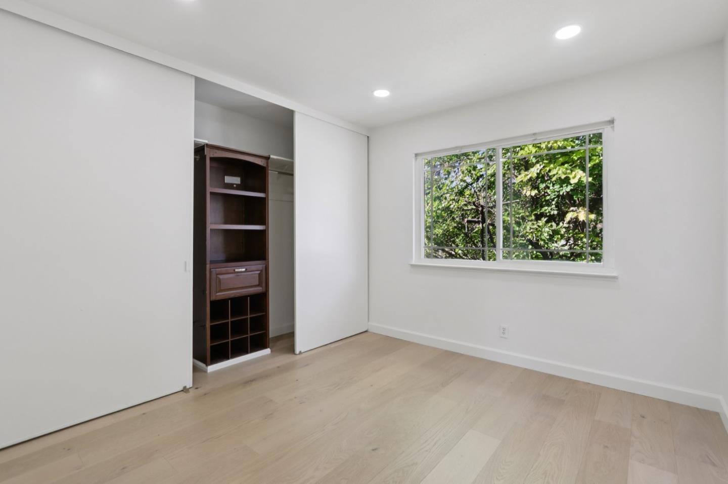 Detail Gallery Image 27 of 54 For 228 Martinvale Ln, San Jose,  CA 95119 - 4 Beds | 2/1 Baths