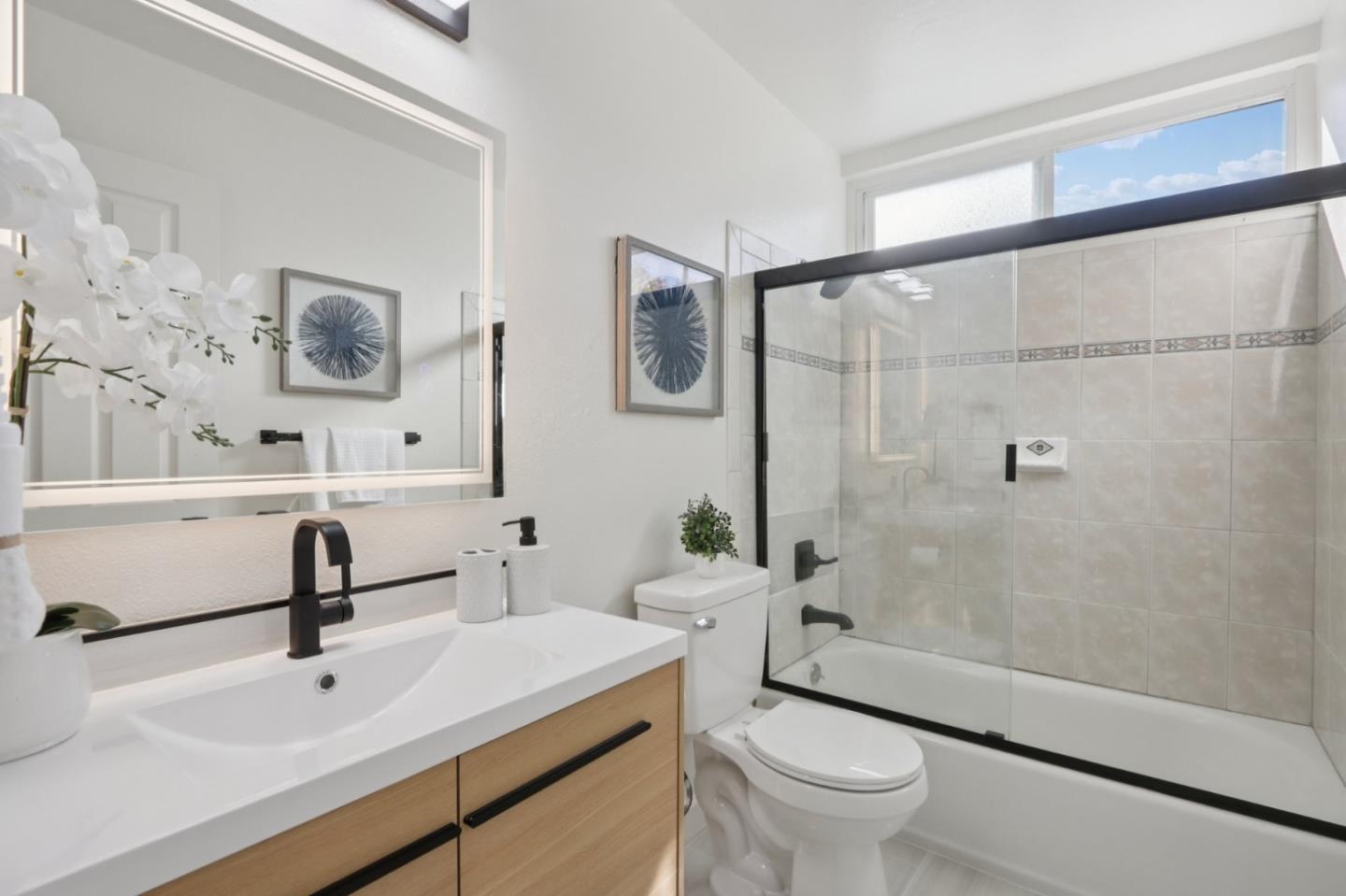 Detail Gallery Image 29 of 54 For 228 Martinvale Ln, San Jose,  CA 95119 - 4 Beds | 2/1 Baths