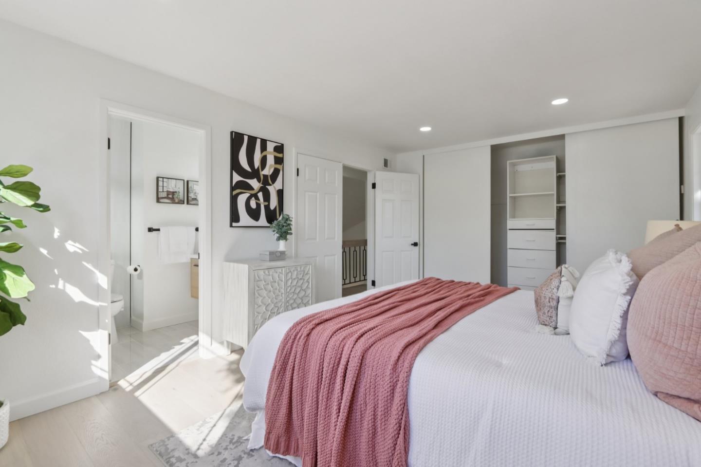 Detail Gallery Image 33 of 54 For 228 Martinvale Ln, San Jose,  CA 95119 - 4 Beds | 2/1 Baths