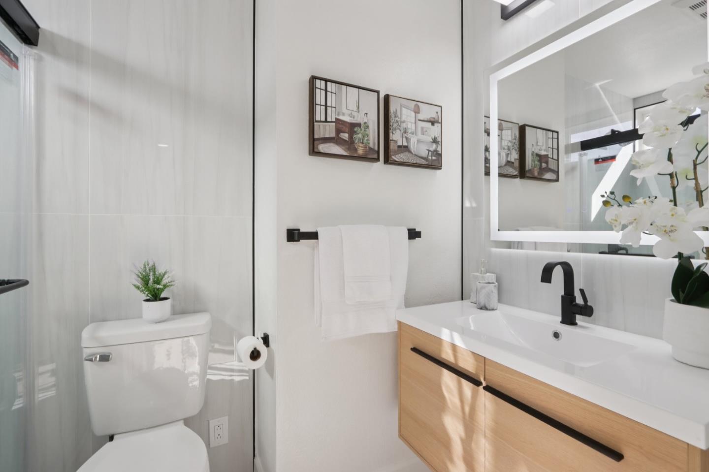 Detail Gallery Image 34 of 54 For 228 Martinvale Ln, San Jose,  CA 95119 - 4 Beds | 2/1 Baths