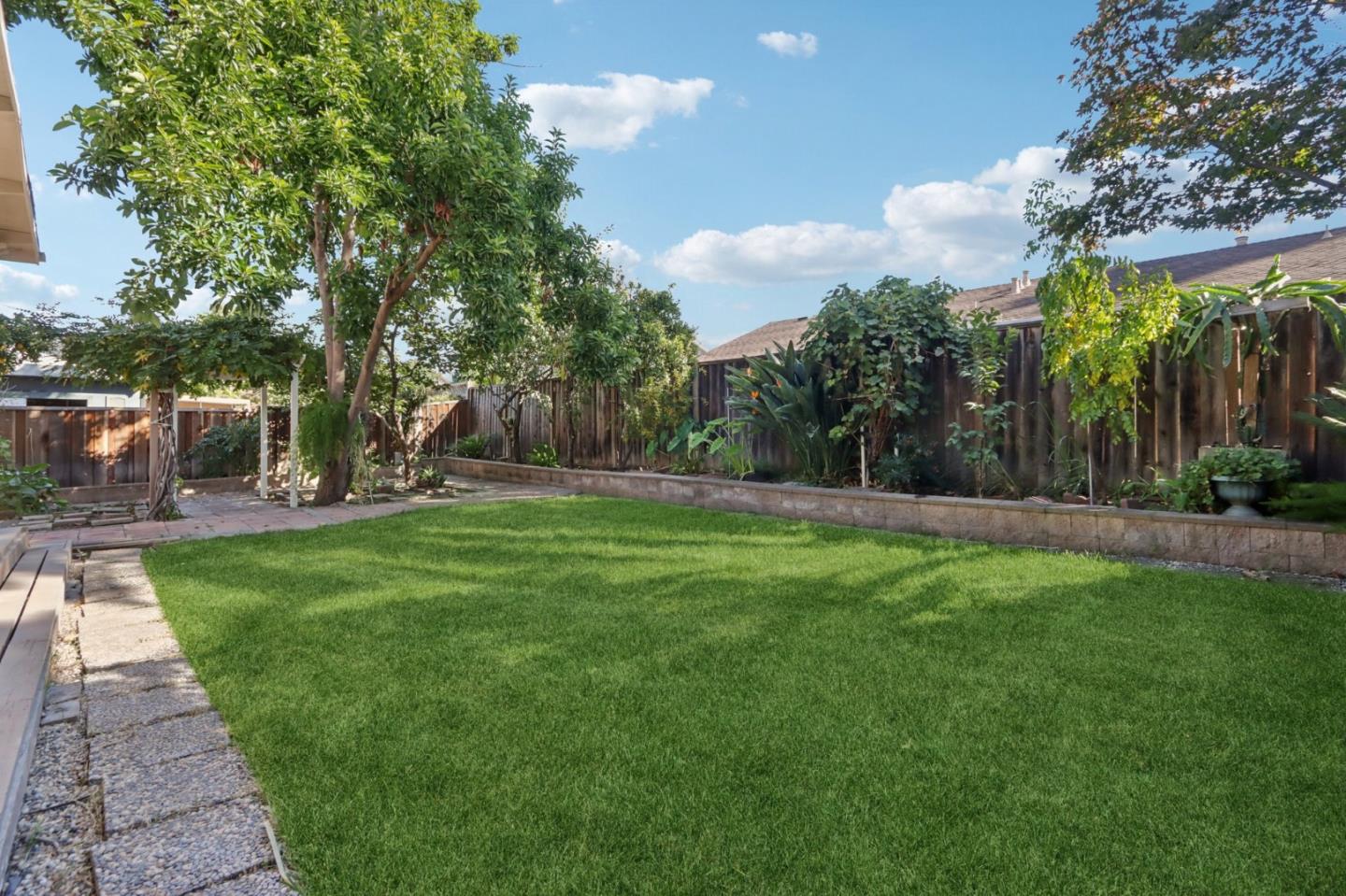 Detail Gallery Image 41 of 54 For 228 Martinvale Ln, San Jose,  CA 95119 - 4 Beds | 2/1 Baths