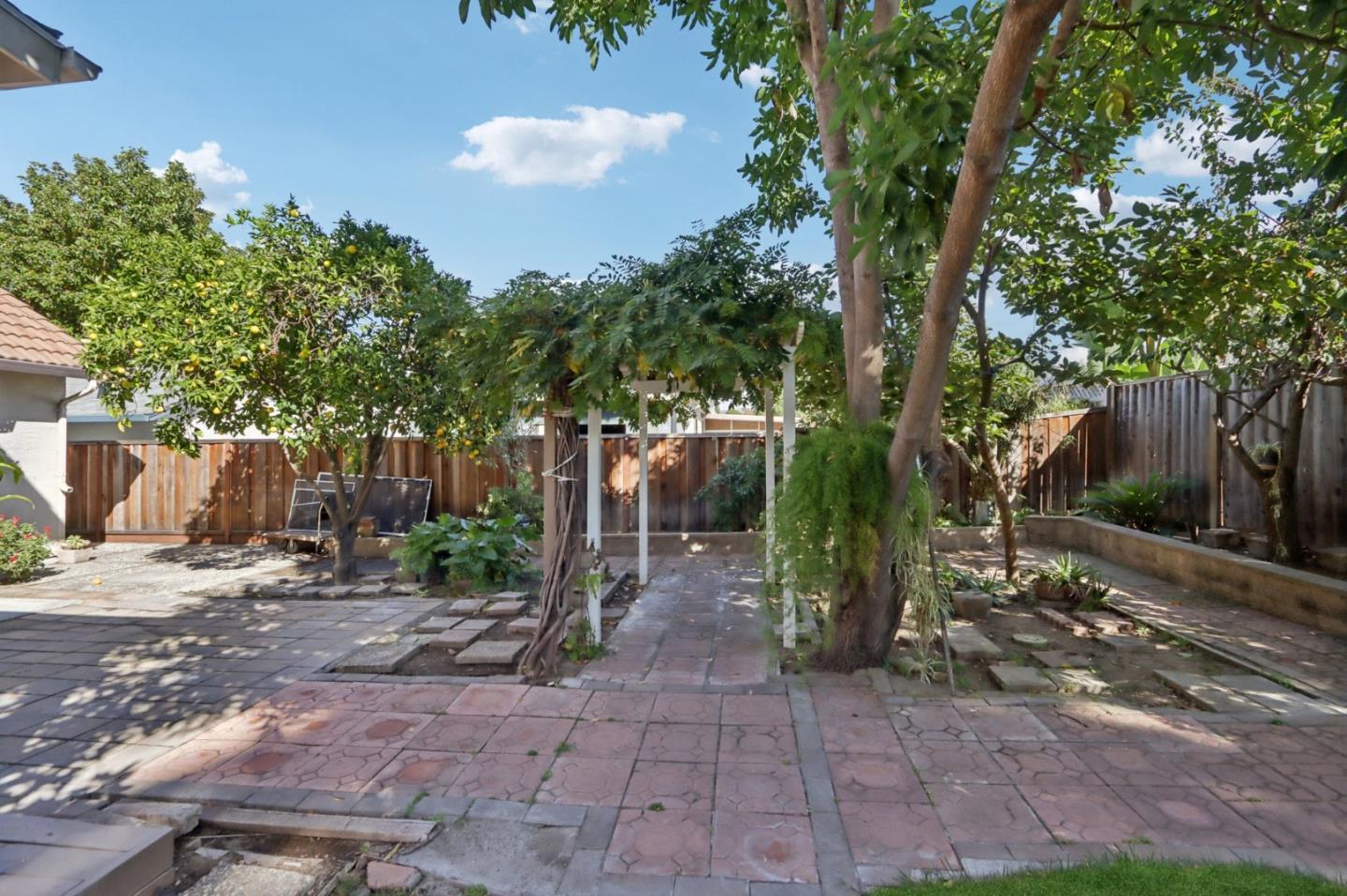 Detail Gallery Image 43 of 54 For 228 Martinvale Ln, San Jose,  CA 95119 - 4 Beds | 2/1 Baths