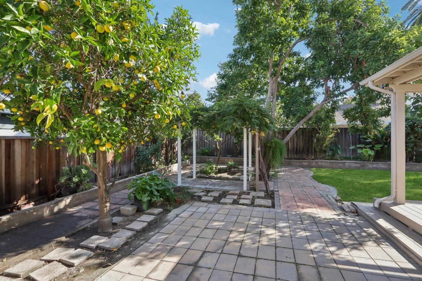 Detail Gallery Image 44 of 54 For 228 Martinvale Ln, San Jose,  CA 95119 - 4 Beds | 2/1 Baths