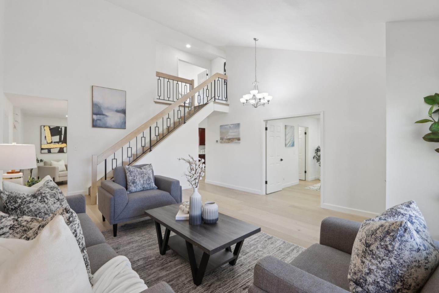 Detail Gallery Image 7 of 54 For 228 Martinvale Ln, San Jose,  CA 95119 - 4 Beds | 2/1 Baths