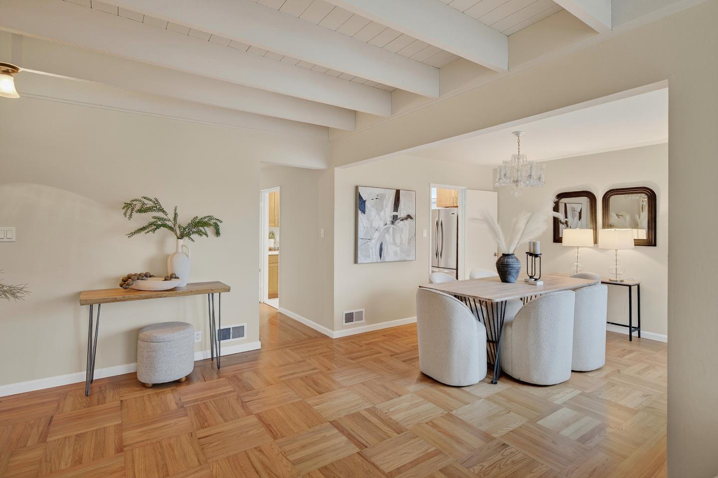 Detail Gallery Image 5 of 22 For 490 Westmoor Ave, Daly City,  CA 94015 - 3 Beds | 2/1 Baths