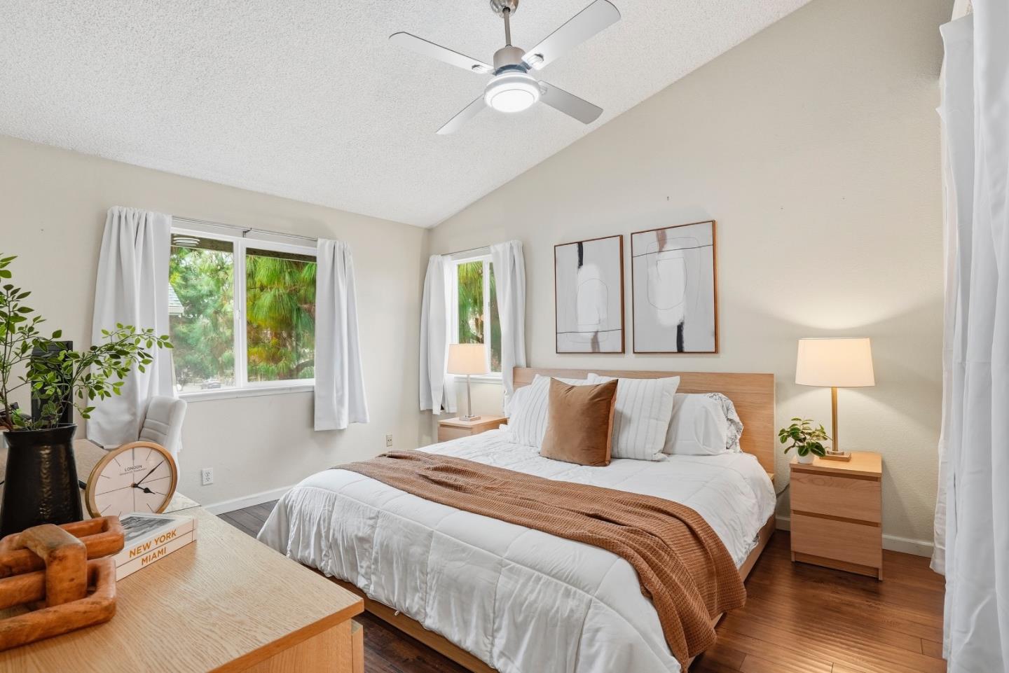 Detail Gallery Image 13 of 26 For 371 Shadow Run Dr, San Jose,  CA 95110 - 2 Beds | 2 Baths