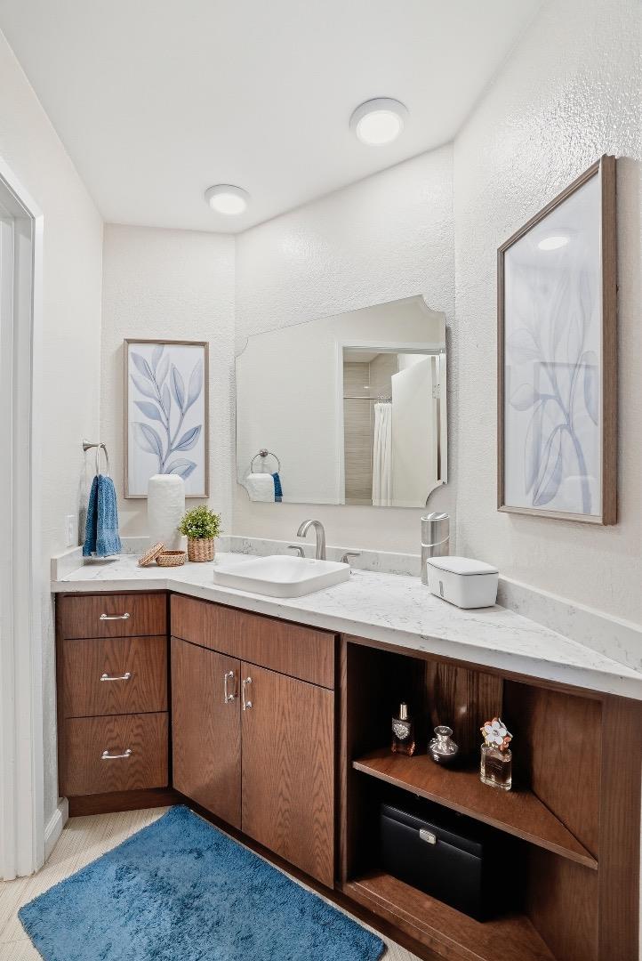 Detail Gallery Image 16 of 26 For 371 Shadow Run Dr, San Jose,  CA 95110 - 2 Beds | 2 Baths