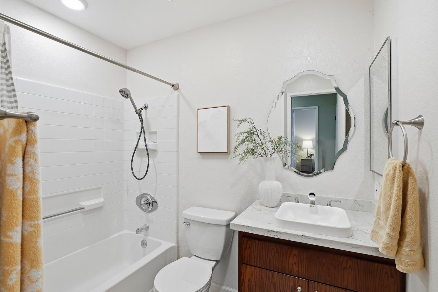 Detail Gallery Image 21 of 26 For 371 Shadow Run Dr, San Jose,  CA 95110 - 2 Beds | 2 Baths