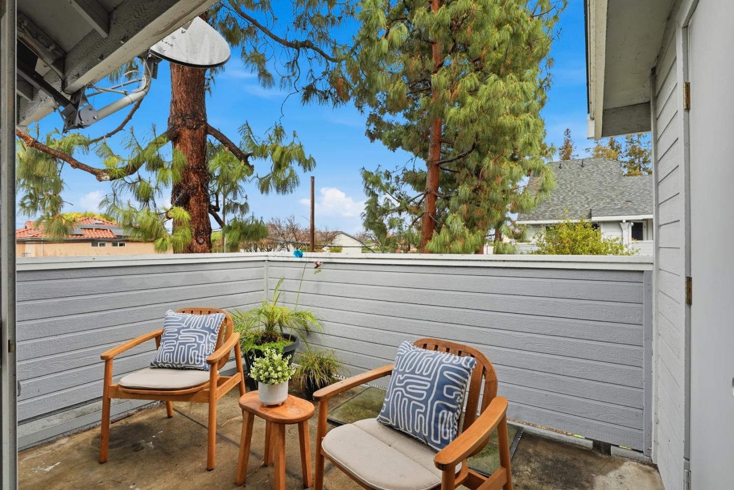 Detail Gallery Image 23 of 26 For 371 Shadow Run Dr, San Jose,  CA 95110 - 2 Beds | 2 Baths