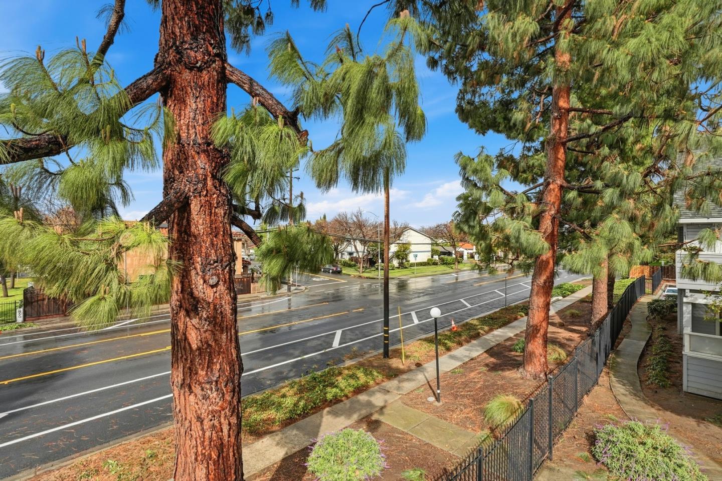 Detail Gallery Image 24 of 26 For 371 Shadow Run Dr, San Jose,  CA 95110 - 2 Beds | 2 Baths