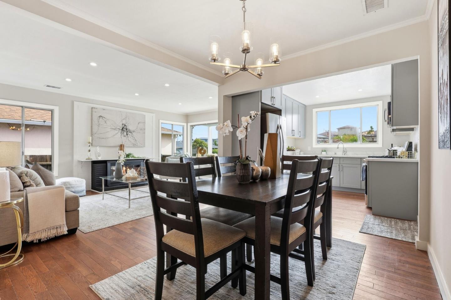 Detail Gallery Image 12 of 32 For 316 Wildwood Dr, South San Francisco,  CA 94080 - 3 Beds | 1 Baths