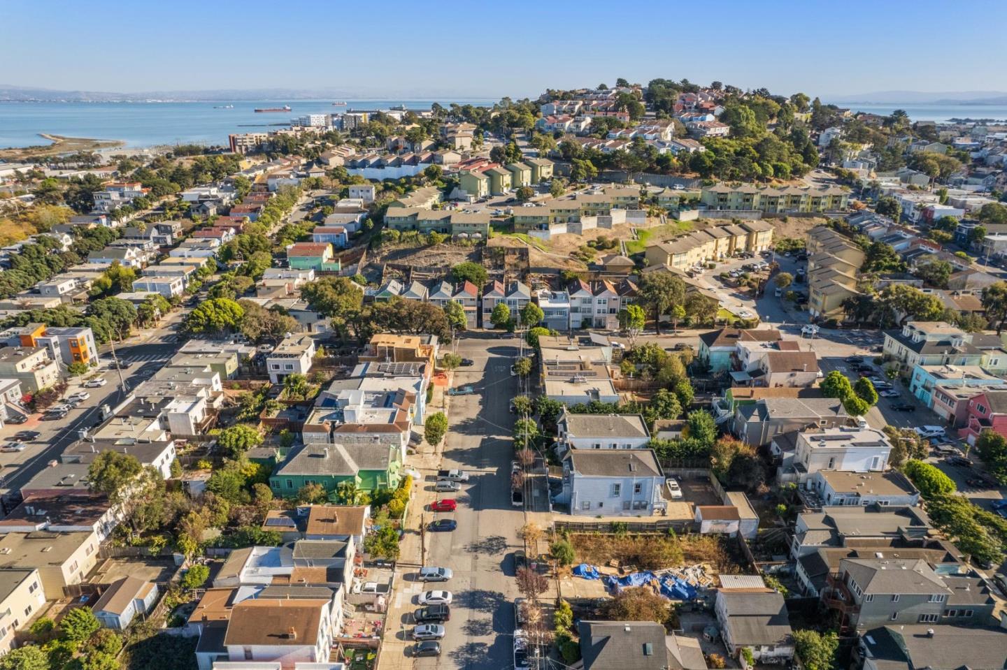 Detail Gallery Image 7 of 14 For 1531 Jerrold Ave, San Francisco,  CA 94124 - – Beds | – Baths