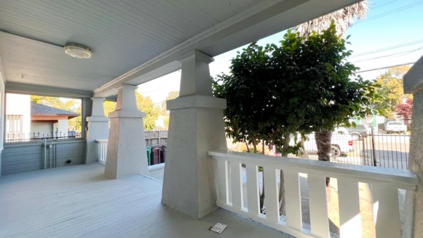 Detail Gallery Image 4 of 30 For 1729 28th Ave, Oakland,  CA 94601 - – Beds | – Baths