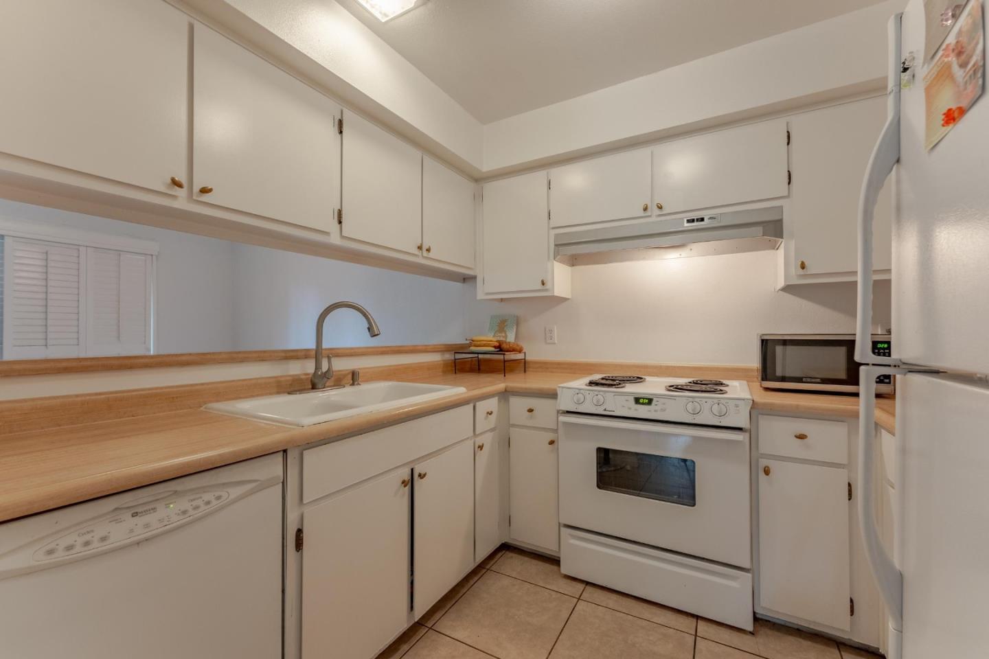 Detail Gallery Image 4 of 13 For 5860 Alexandria Pl, Stockton,  CA 95207 - 1 Beds | 1 Baths