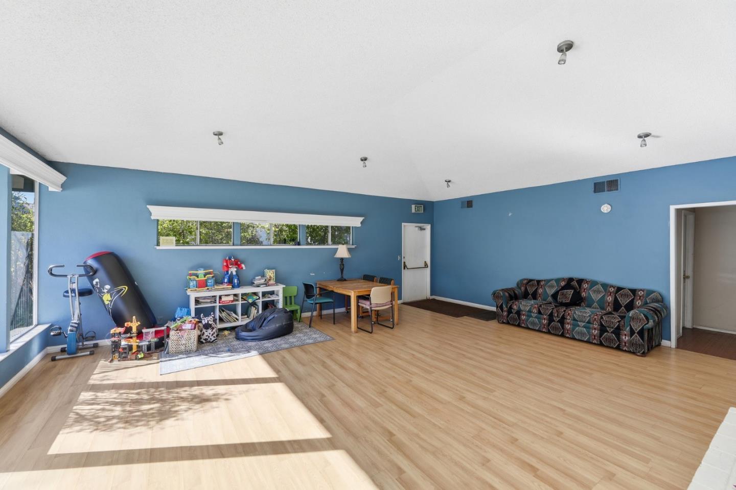 Detail Gallery Image 26 of 34 For 100 E Middlefield Rd 6g,  Mountain View,  CA 94043 - 2 Beds | 2 Baths