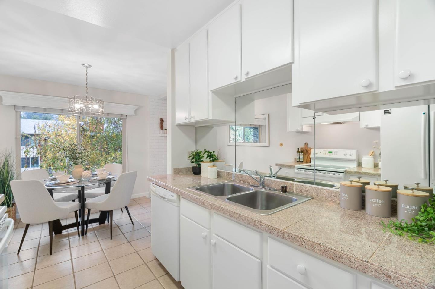 Detail Gallery Image 5 of 34 For 100 E Middlefield Rd 6g,  Mountain View,  CA 94043 - 2 Beds | 2 Baths