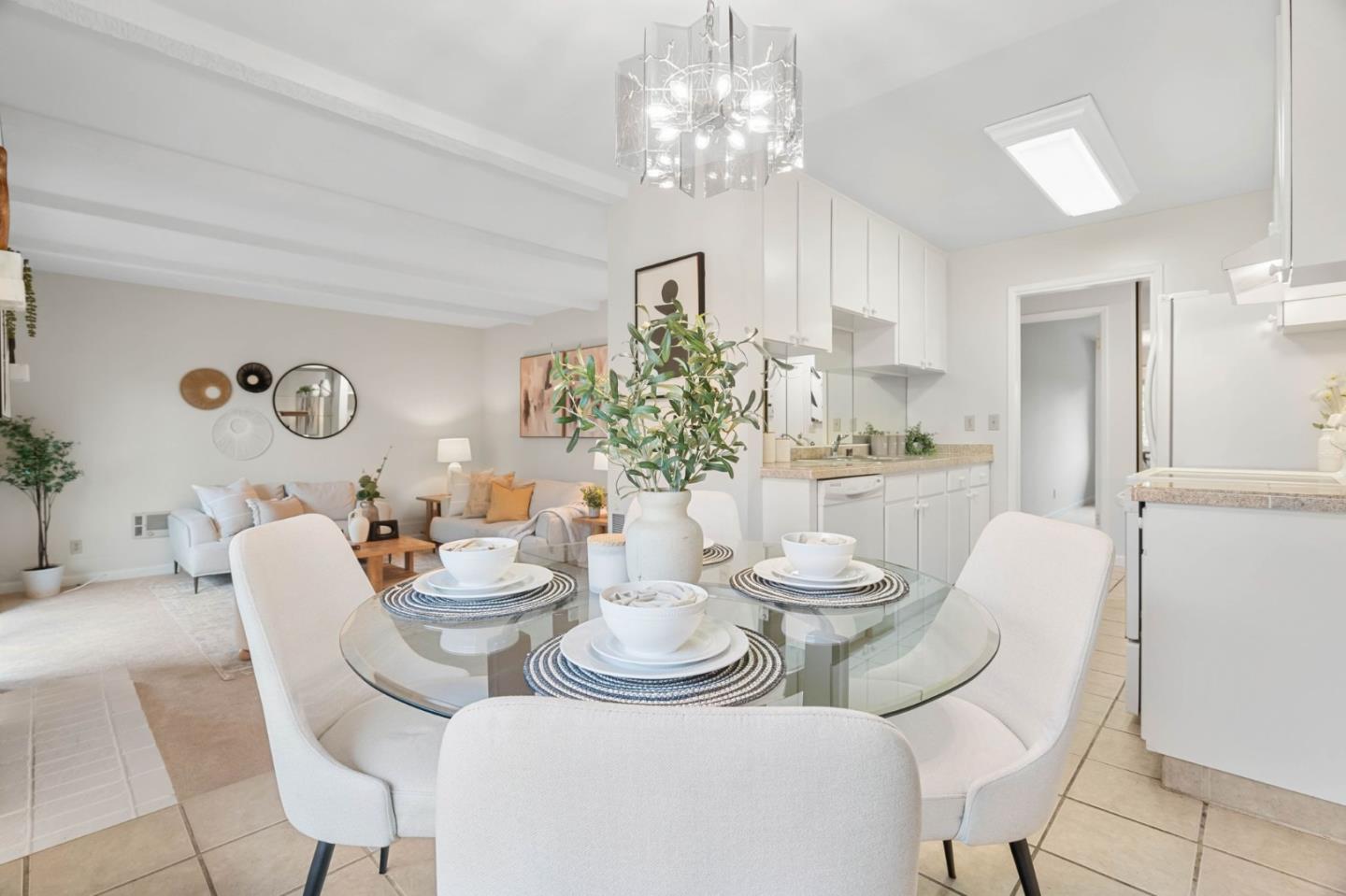 Detail Gallery Image 8 of 34 For 100 E Middlefield Rd 6g,  Mountain View,  CA 94043 - 2 Beds | 2 Baths