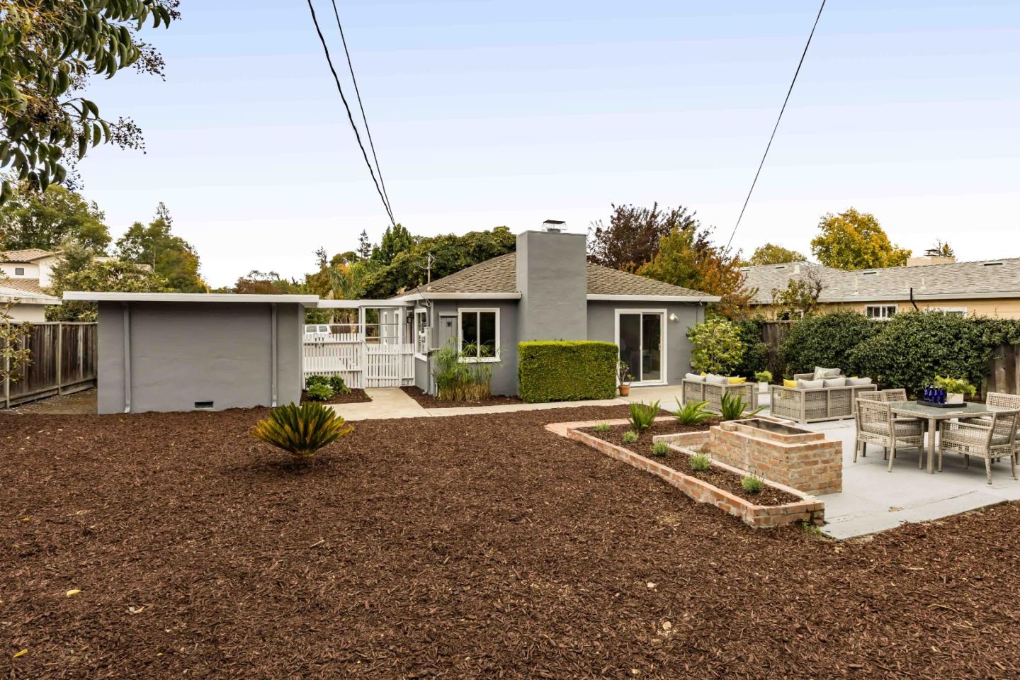 Detail Gallery Image 15 of 20 For 3165 Morris Dr, Palo Alto,  CA 94303 - 3 Beds | 1 Baths