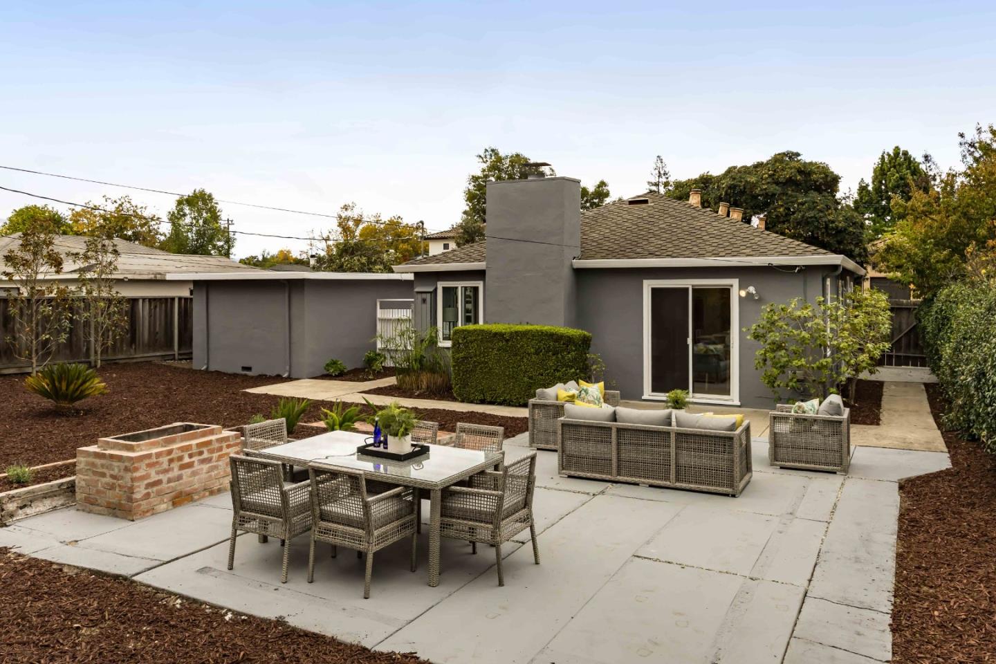 Detail Gallery Image 16 of 20 For 3165 Morris Dr, Palo Alto,  CA 94303 - 3 Beds | 1 Baths