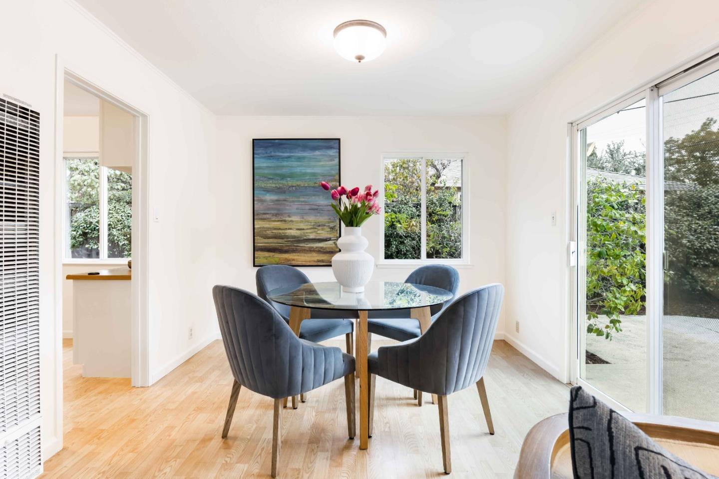 Detail Gallery Image 6 of 20 For 3165 Morris Dr, Palo Alto,  CA 94303 - 3 Beds | 1 Baths