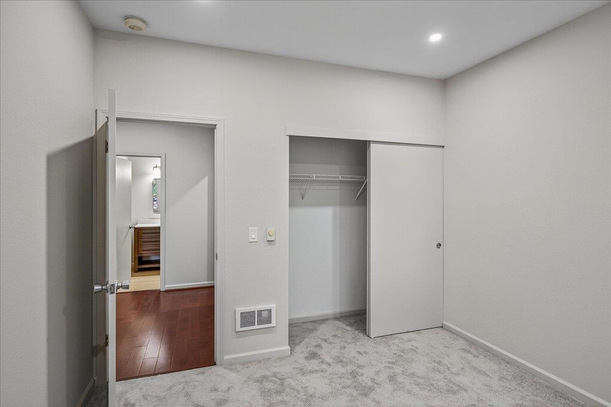 Detail Gallery Image 9 of 9 For 1253 Warren St, Redwood City,  CA 94063 - 2 Beds | 1 Baths