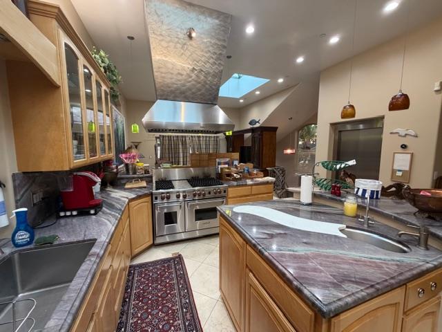 Detail Gallery Image 10 of 28 For 131 30th Ave, Santa Cruz,  CA 95062 - 4 Beds | 3 Baths