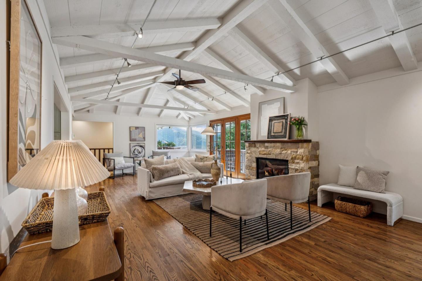 Detail Gallery Image 12 of 72 For 760 Country Club Dr, Carmel Valley,  CA 93924 - 4 Beds | 3 Baths