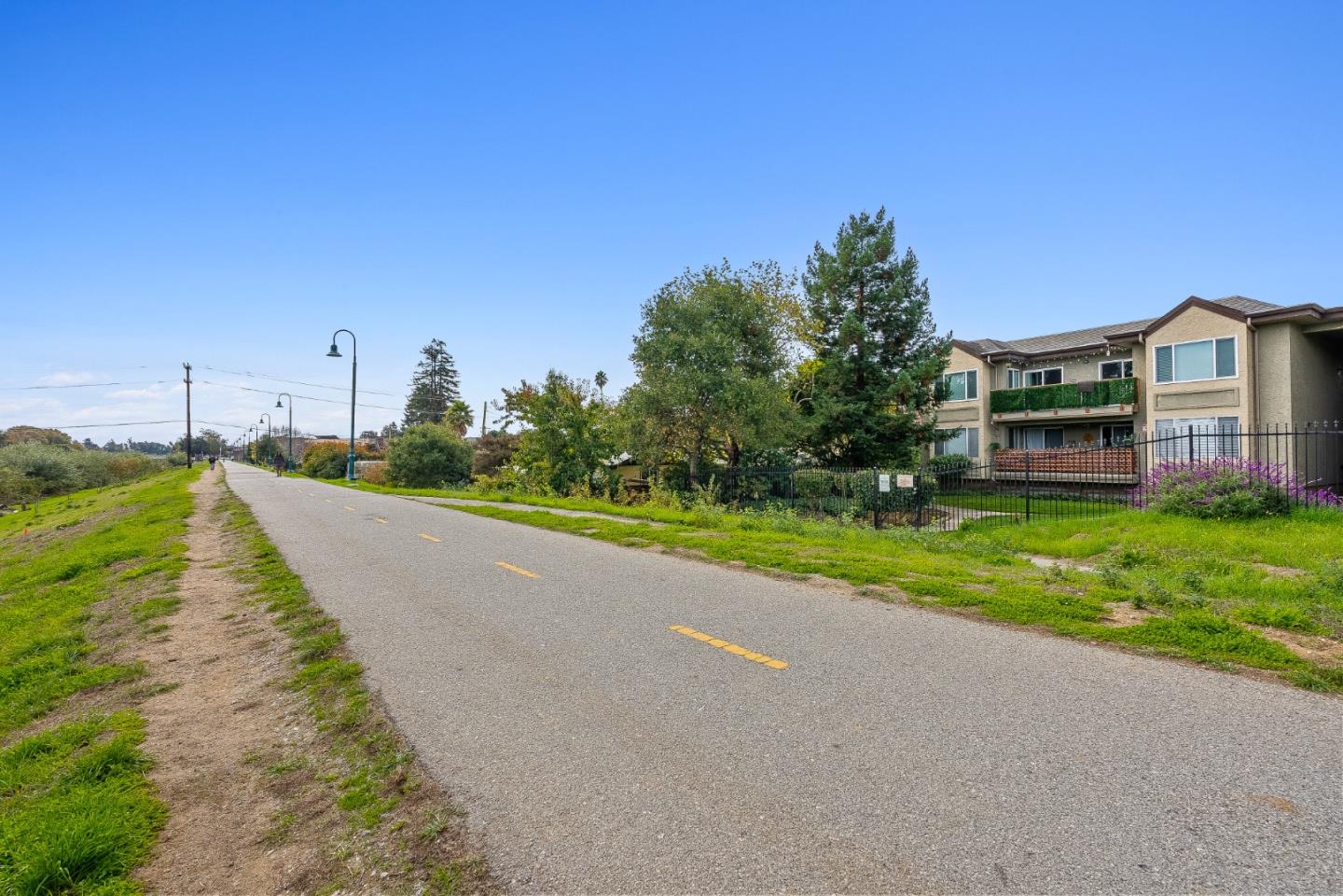 Detail Gallery Image 23 of 41 For 308 River St #B8,  Santa Cruz,  CA 95060 - 1 Beds | 1 Baths