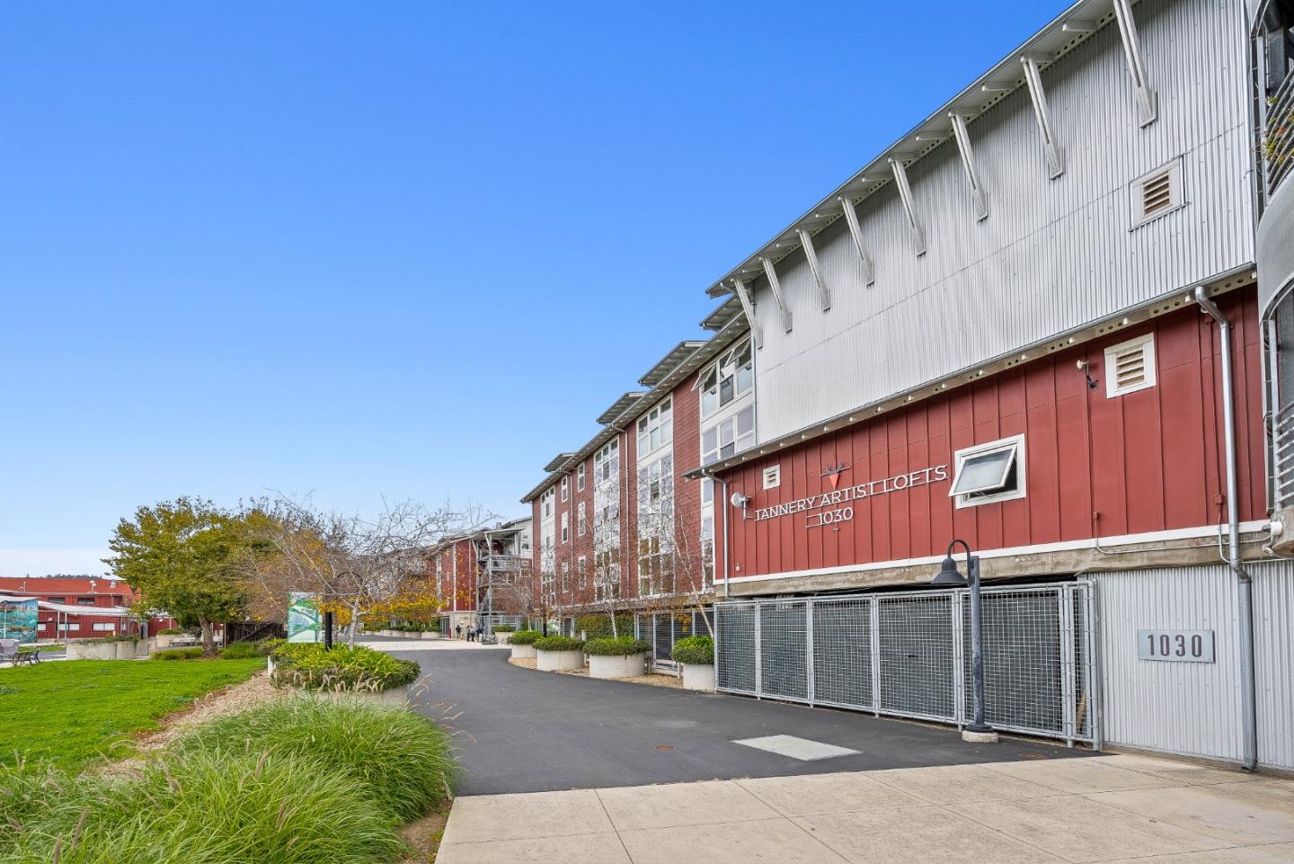 Detail Gallery Image 38 of 41 For 308 River St #B8,  Santa Cruz,  CA 95060 - 1 Beds | 1 Baths