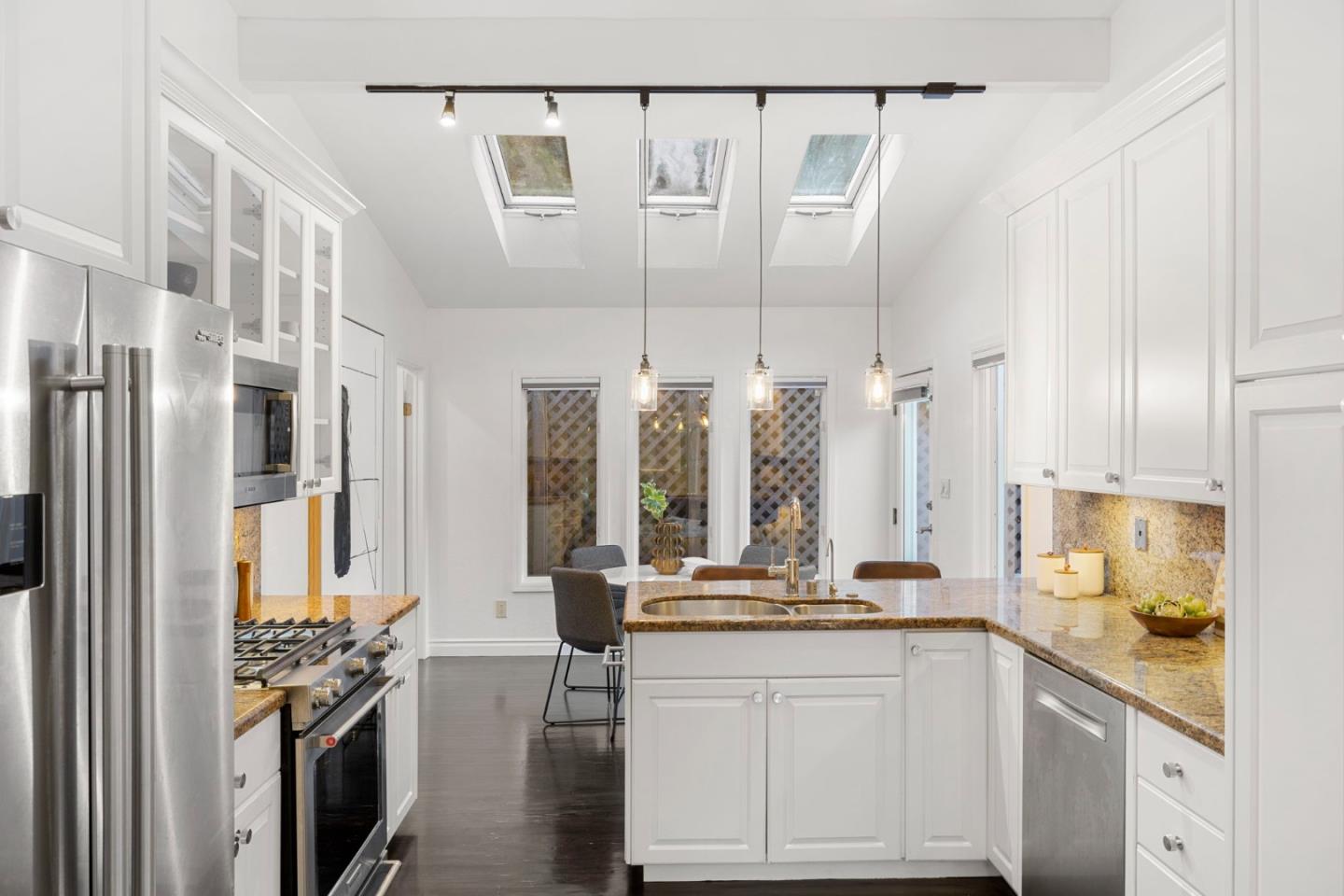 Detail Gallery Image 10 of 59 For 2937 San Juan Blvd, Belmont,  CA 94002 - 3 Beds | 2 Baths