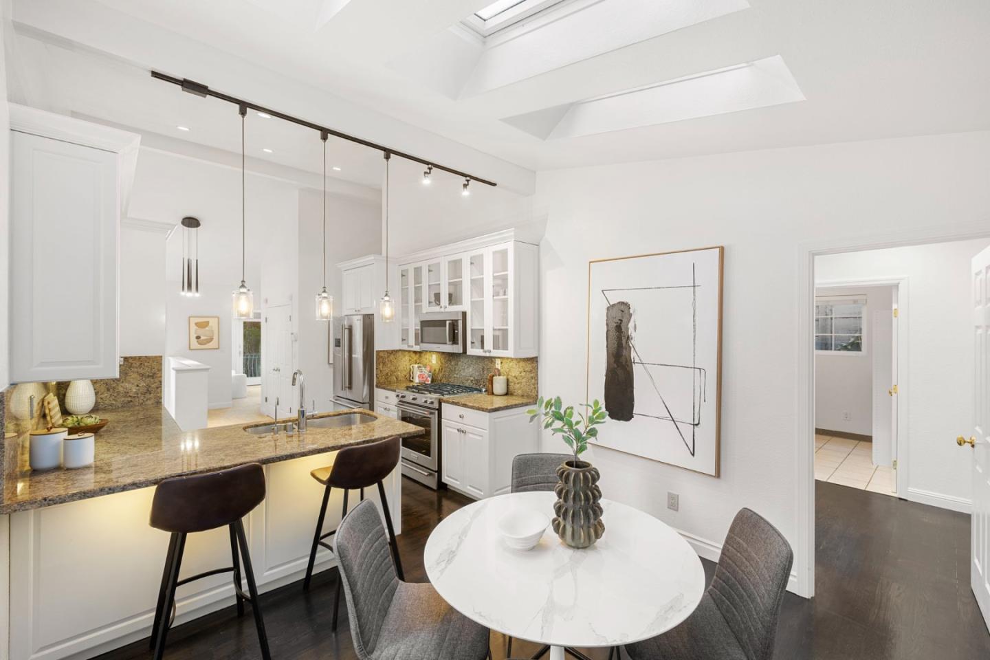 Detail Gallery Image 14 of 59 For 2937 San Juan Blvd, Belmont,  CA 94002 - 3 Beds | 2 Baths